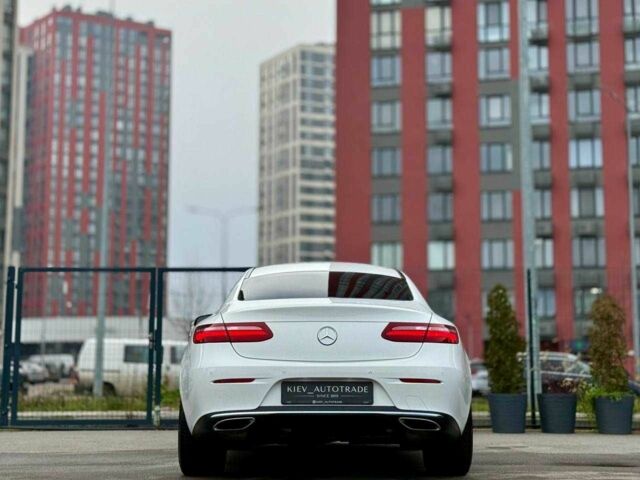 Белый Мерседес Е-Класс, объемом двигателя 3 л и пробегом 164 тыс. км за 31000 $, фото 2 на Automoto.ua