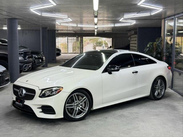 Белый Мерседес Е-Класс, объемом двигателя 3 л и пробегом 86 тыс. км за 32900 $, фото 4 на Automoto.ua