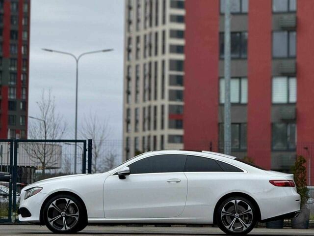 Белый Мерседес Е-Класс, объемом двигателя 3 л и пробегом 164 тыс. км за 31000 $, фото 3 на Automoto.ua