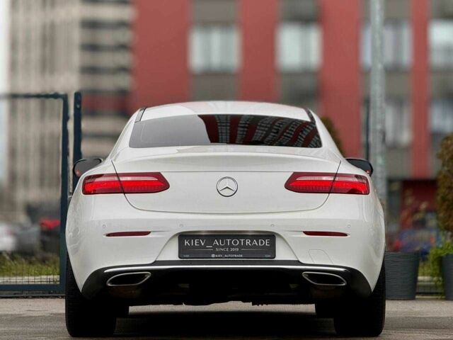 Белый Мерседес Е-Класс, объемом двигателя 3 л и пробегом 164 тыс. км за 31000 $, фото 1 на Automoto.ua