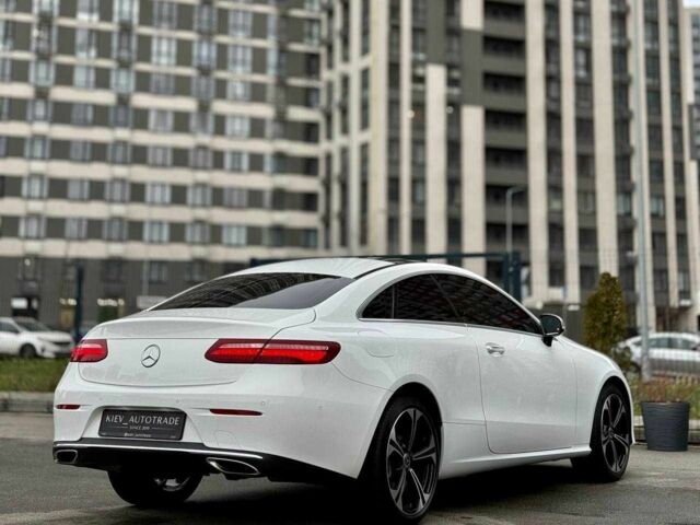 Белый Мерседес Е-Класс, объемом двигателя 3 л и пробегом 164 тыс. км за 31000 $, фото 2 на Automoto.ua