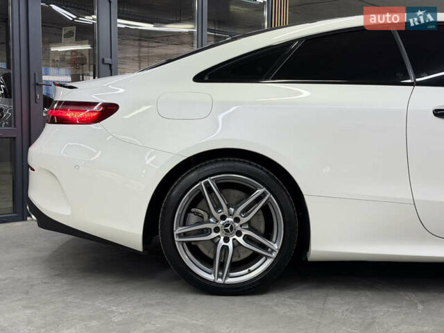 Белый Мерседес Е-Класс, объемом двигателя 3 л и пробегом 86 тыс. км за 32900 $, фото 17 на Automoto.ua