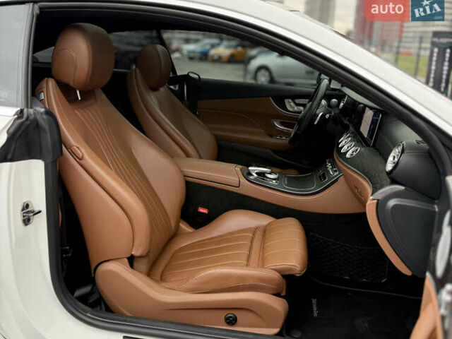 Білий Мерседес Е-Клас, об'ємом двигуна 3 л та пробігом 164 тис. км за 31000 $, фото 47 на Automoto.ua
