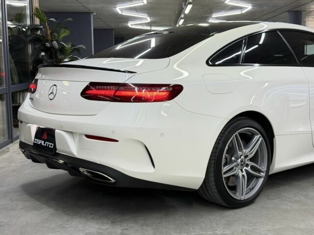 Белый Мерседес Е-Класс, объемом двигателя 3 л и пробегом 86 тыс. км за 32900 $, фото 11 на Automoto.ua