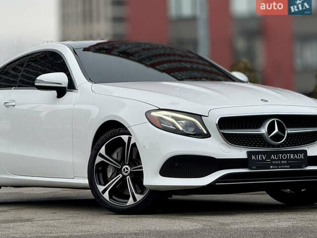 Білий Мерседес Е-Клас, об'ємом двигуна 3 л та пробігом 164 тис. км за 31000 $, фото 4 на Automoto.ua