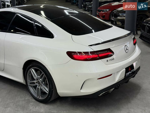 Белый Мерседес Е-Класс, объемом двигателя 3 л и пробегом 86 тыс. км за 32900 $, фото 11 на Automoto.ua