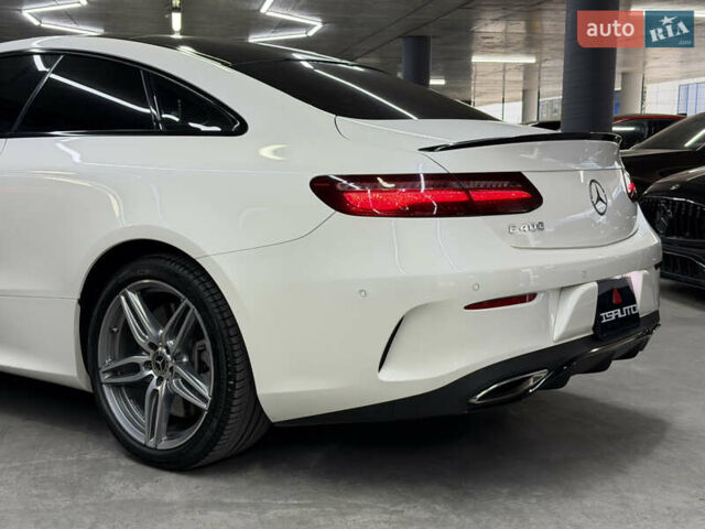 Белый Мерседес Е-Класс, объемом двигателя 3 л и пробегом 86 тыс. км за 32900 $, фото 12 на Automoto.ua