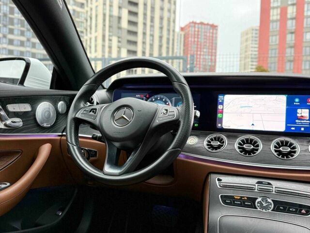 Белый Мерседес Е-Класс, объемом двигателя 3 л и пробегом 164 тыс. км за 31000 $, фото 11 на Automoto.ua