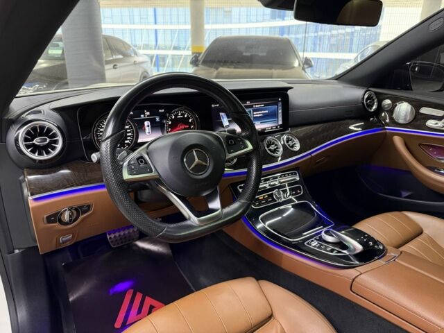 Белый Мерседес Е-Класс, объемом двигателя 3 л и пробегом 86 тыс. км за 32900 $, фото 17 на Automoto.ua