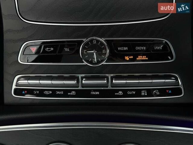 Белый Мерседес Е-Класс, объемом двигателя 3 л и пробегом 72 тыс. км за 35490 $, фото 25 на Automoto.ua