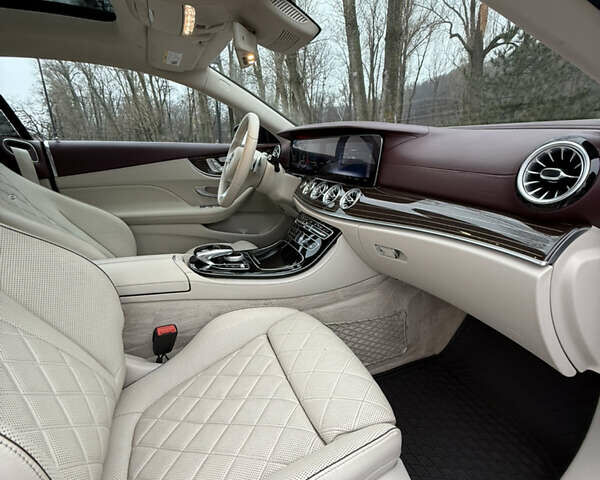 Белый Мерседес Е-Класс, объемом двигателя 2.99 л и пробегом 203 тыс. км за 34800 $, фото 9 на Automoto.ua