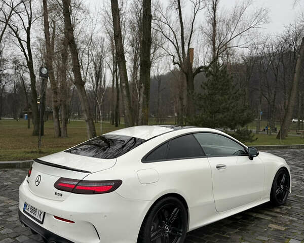 Белый Мерседес Е-Класс, объемом двигателя 2.99 л и пробегом 203 тыс. км за 34800 $, фото 7 на Automoto.ua