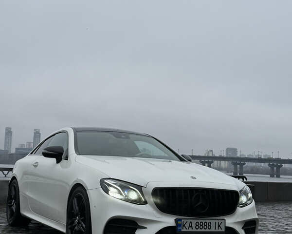 Белый Мерседес Е-Класс, объемом двигателя 2.99 л и пробегом 203 тыс. км за 34800 $, фото 8 на Automoto.ua