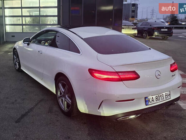 Белый Мерседес Е-Класс, объемом двигателя 3 л и пробегом 140 тыс. км за 36000 $, фото 4 на Automoto.ua