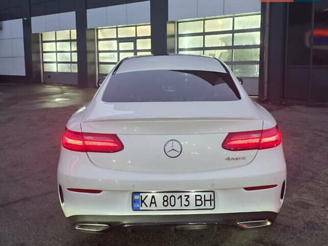Белый Мерседес Е-Класс, объемом двигателя 3 л и пробегом 140 тыс. км за 36000 $, фото 5 на Automoto.ua