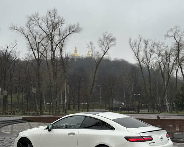 Белый Мерседес Е-Класс, объемом двигателя 2.99 л и пробегом 203 тыс. км за 34800 $, фото 5 на Automoto.ua