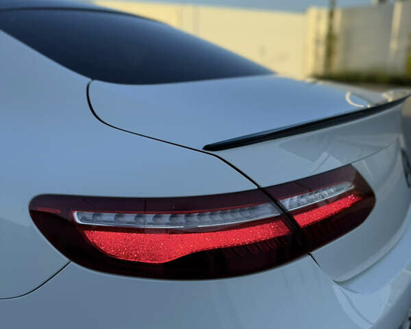 Білий Мерседес Е-Клас, об'ємом двигуна 1.95 л та пробігом 149 тис. км за 37000 $, фото 16 на Automoto.ua