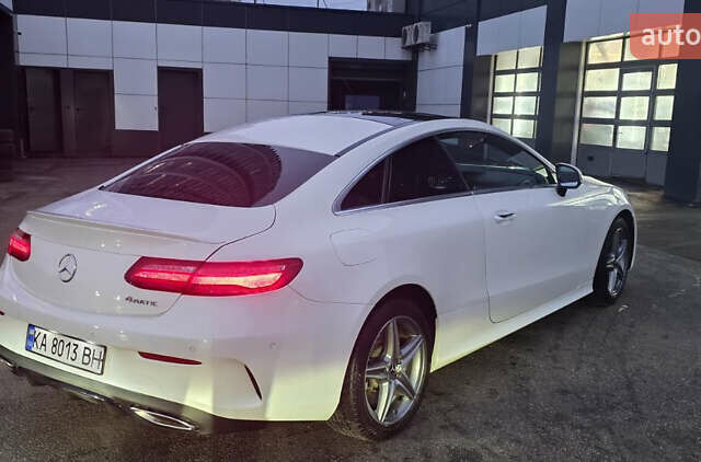 Белый Мерседес Е-Класс, объемом двигателя 3 л и пробегом 140 тыс. км за 36000 $, фото 3 на Automoto.ua
