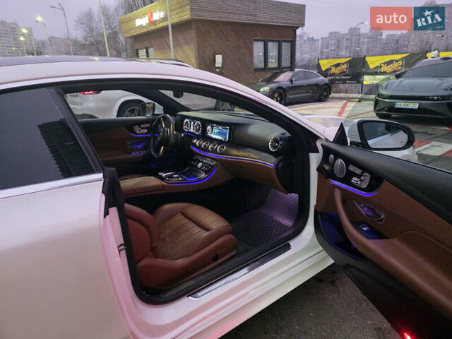 Белый Мерседес Е-Класс, объемом двигателя 3 л и пробегом 140 тыс. км за 36000 $, фото 9 на Automoto.ua