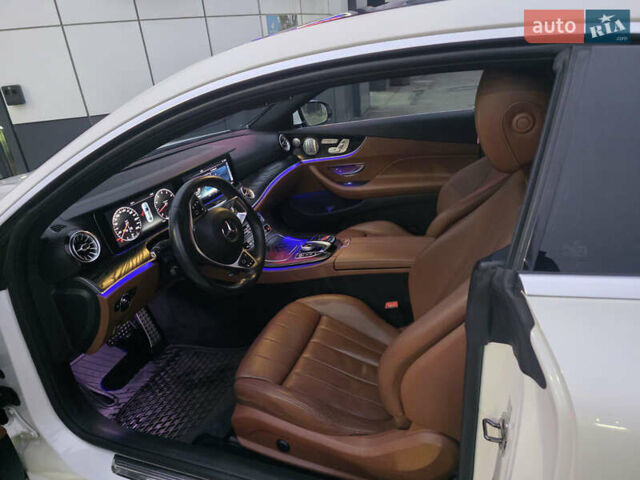 Белый Мерседес Е-Класс, объемом двигателя 3 л и пробегом 140 тыс. км за 36000 $, фото 8 на Automoto.ua