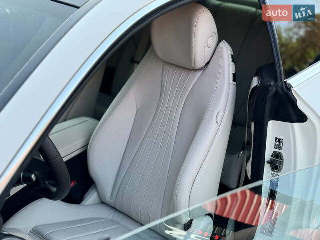 Белый Мерседес Е-Класс, объемом двигателя 2 л и пробегом 64 тыс. км за 40500 $, фото 13 на Automoto.ua