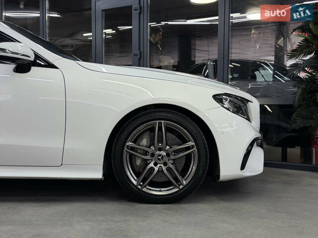 Білий Мерседес Е-Клас, об'ємом двигуна 3 л та пробігом 51 тис. км за 47500 $, фото 4 на Automoto.ua