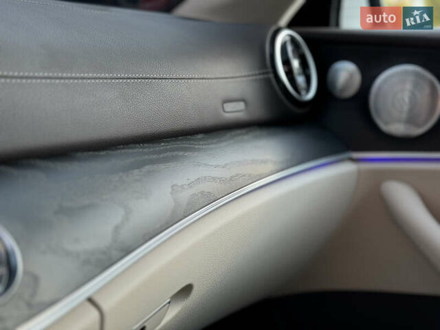 Белый Мерседес Е-Класс, объемом двигателя 2 л и пробегом 64 тыс. км за 40500 $, фото 26 на Automoto.ua