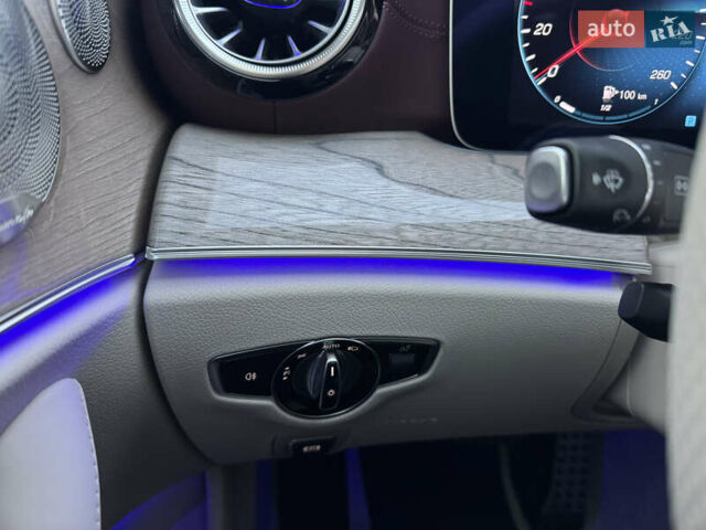 Белый Мерседес Е-Класс, объемом двигателя 3 л и пробегом 21 тыс. км за 74500 $, фото 53 на Automoto.ua