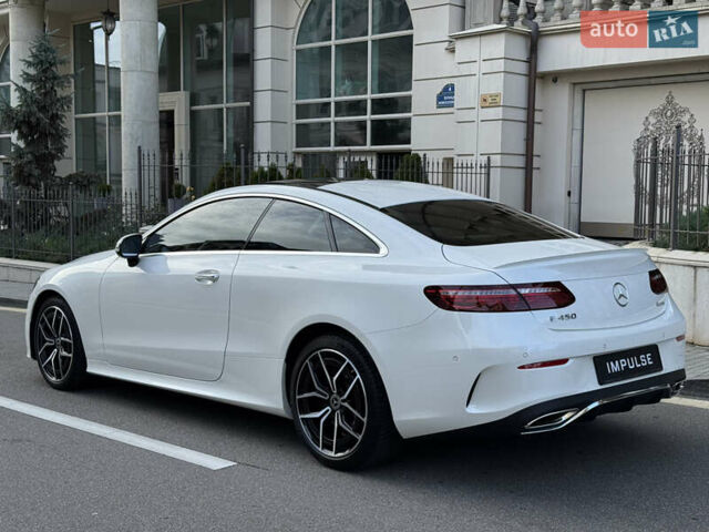 Белый Мерседес Е-Класс, объемом двигателя 3 л и пробегом 21 тыс. км за 74500 $, фото 8 на Automoto.ua