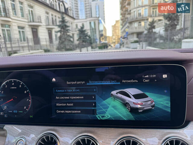 Белый Мерседес Е-Класс, объемом двигателя 3 л и пробегом 21 тыс. км за 74500 $, фото 49 на Automoto.ua