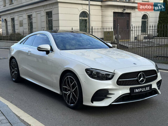 Белый Мерседес Е-Класс, объемом двигателя 3 л и пробегом 21 тыс. км за 74500 $, фото 16 на Automoto.ua