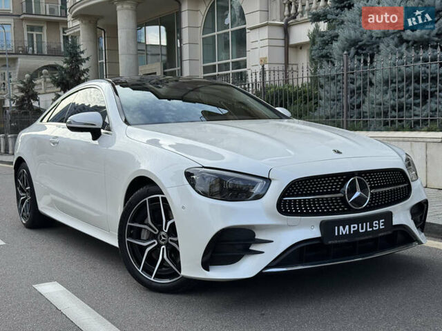 Белый Мерседес Е-Класс, объемом двигателя 3 л и пробегом 21 тыс. км за 74500 $, фото 2 на Automoto.ua