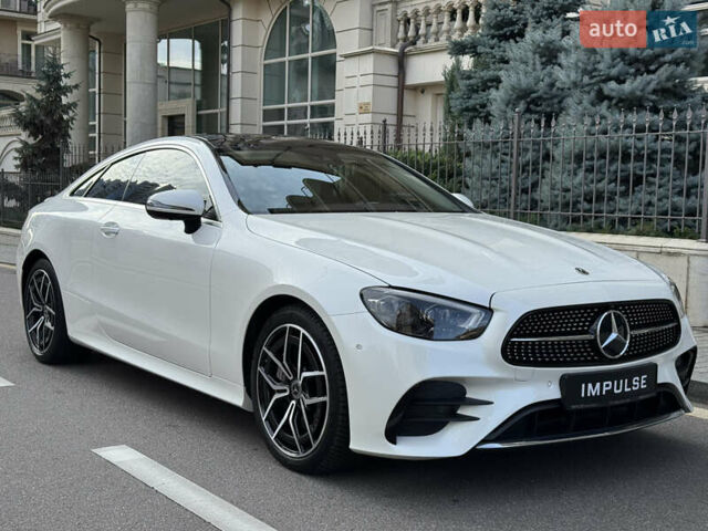 Белый Мерседес Е-Класс, объемом двигателя 3 л и пробегом 21 тыс. км за 74500 $, фото 5 на Automoto.ua