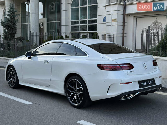 Белый Мерседес Е-Класс, объемом двигателя 3 л и пробегом 21 тыс. км за 74500 $, фото 12 на Automoto.ua