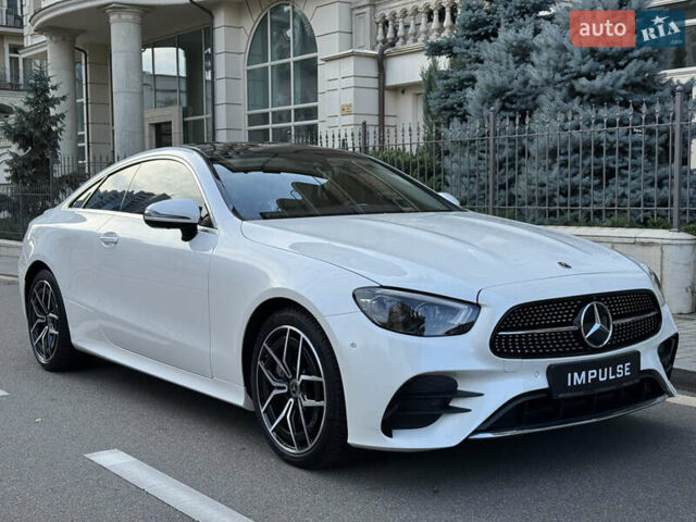 Белый Мерседес Е-Класс, объемом двигателя 3 л и пробегом 21 тыс. км за 74500 $, фото 10 на Automoto.ua