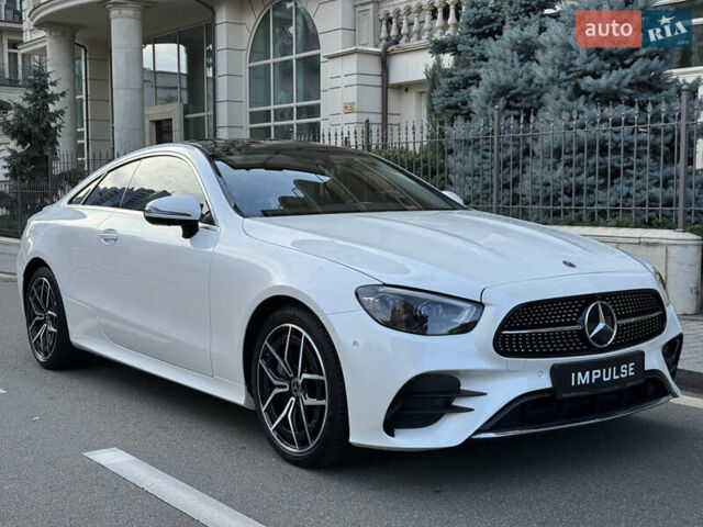 Белый Мерседес Е-Класс, объемом двигателя 3 л и пробегом 21 тыс. км за 74500 $, фото 11 на Automoto.ua