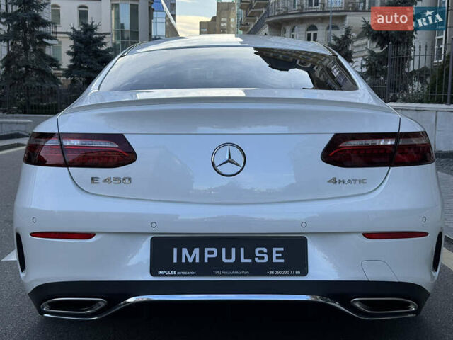Белый Мерседес Е-Класс, объемом двигателя 3 л и пробегом 21 тыс. км за 74500 $, фото 7 на Automoto.ua