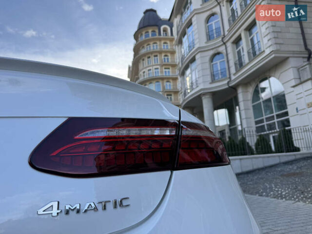 Белый Мерседес Е-Класс, объемом двигателя 3 л и пробегом 21 тыс. км за 74500 $, фото 25 на Automoto.ua