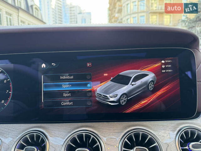 Белый Мерседес Е-Класс, объемом двигателя 3 л и пробегом 21 тыс. км за 74500 $, фото 50 на Automoto.ua