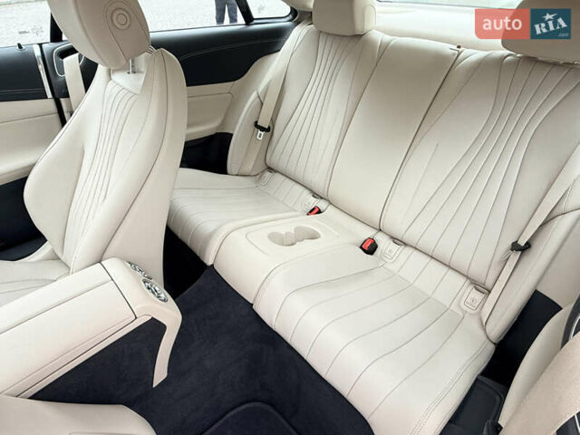 Белый Мерседес Е-Класс, объемом двигателя 3 л и пробегом 72 тыс. км за 61500 $, фото 23 на Automoto.ua