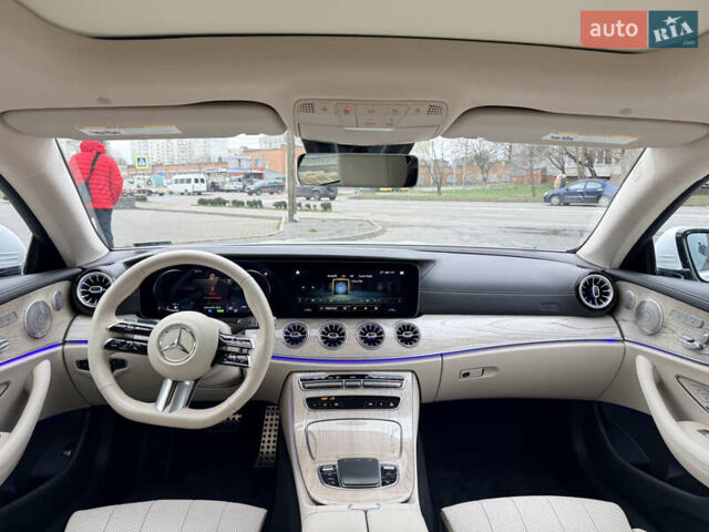 Белый Мерседес Е-Класс, объемом двигателя 3 л и пробегом 72 тыс. км за 61500 $, фото 16 на Automoto.ua