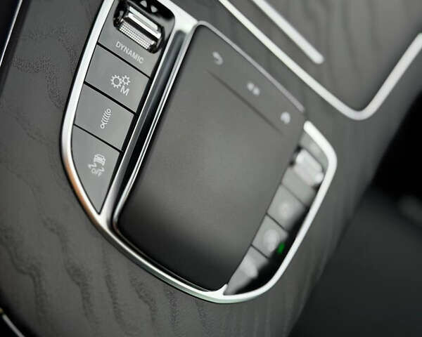 Белый Мерседес Е-Класс, объемом двигателя 3 л и пробегом 68 тыс. км за 73900 $, фото 12 на Automoto.ua