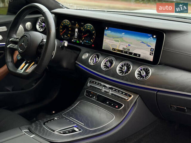 Белый Мерседес Е-Класс, объемом двигателя 3 л и пробегом 68 тыс. км за 73900 $, фото 15 на Automoto.ua