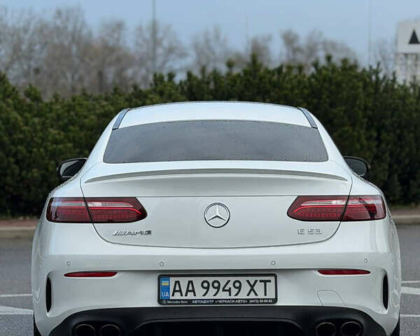 Белый Мерседес Е-Класс, объемом двигателя 3 л и пробегом 68 тыс. км за 73900 $, фото 5 на Automoto.ua