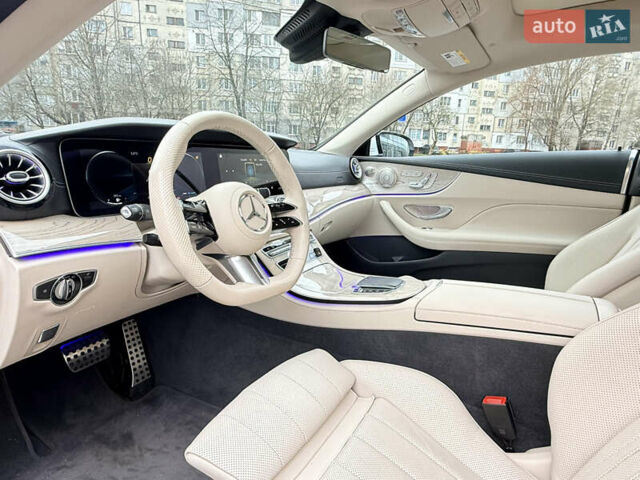 Белый Мерседес Е-Класс, объемом двигателя 3 л и пробегом 72 тыс. км за 61500 $, фото 4 на Automoto.ua