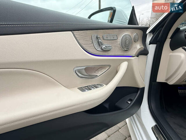 Белый Мерседес Е-Класс, объемом двигателя 3 л и пробегом 72 тыс. км за 61500 $, фото 21 на Automoto.ua