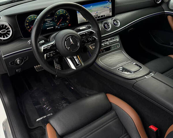 Белый Мерседес Е-Класс, объемом двигателя 3 л и пробегом 68 тыс. км за 73900 $, фото 8 на Automoto.ua