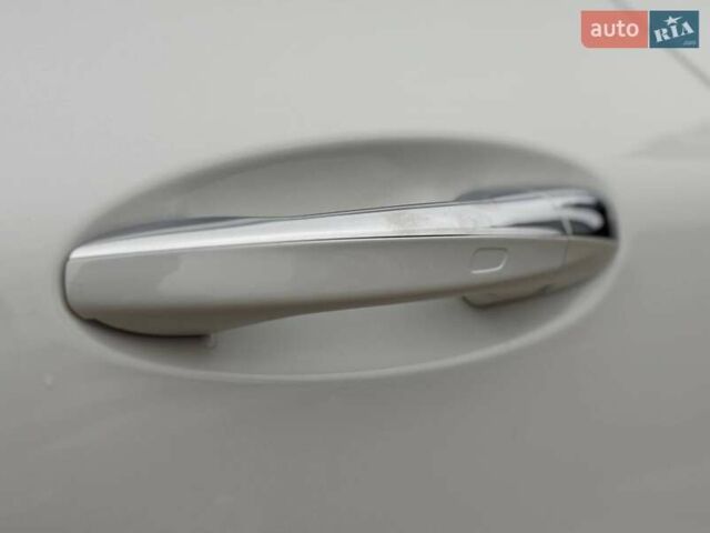 Білий Мерседес Е-Клас, об'ємом двигуна 3 л та пробігом 74 тис. км за 59999 $, фото 11 на Automoto.ua