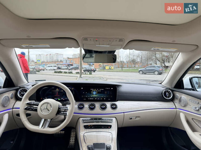 Белый Мерседес Е-Класс, объемом двигателя 3 л и пробегом 72 тыс. км за 61500 $, фото 15 на Automoto.ua