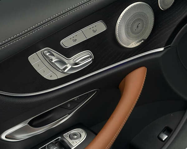 Белый Мерседес Е-Класс, объемом двигателя 3 л и пробегом 68 тыс. км за 73900 $, фото 11 на Automoto.ua